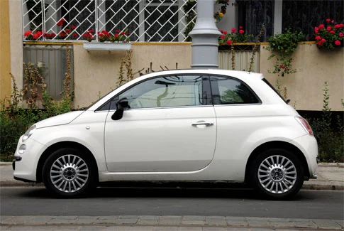 weißer Fiat 500 – Beispiel für Gebrauchtwagenankauf Neu-Ulm